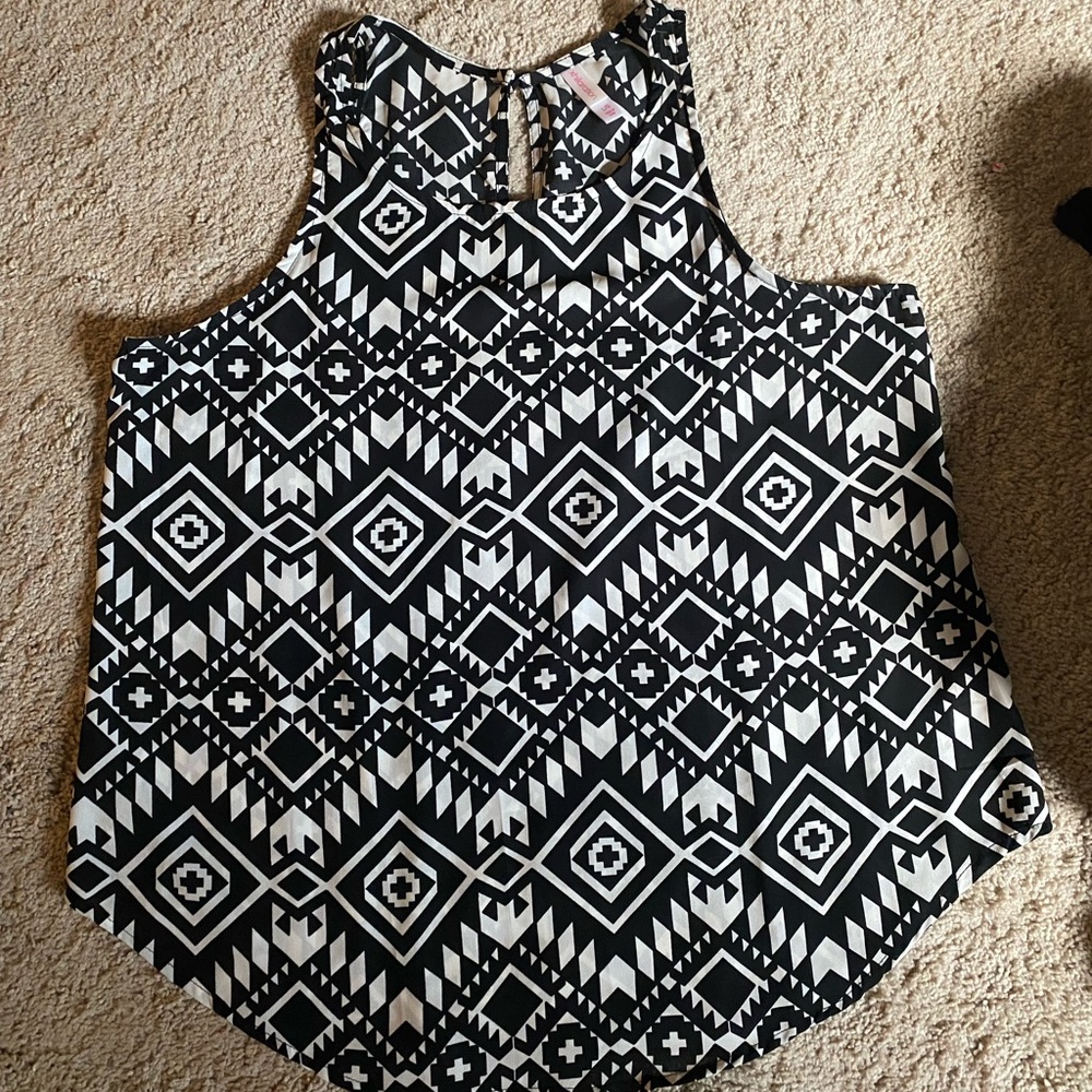 Large Xhilaration Top